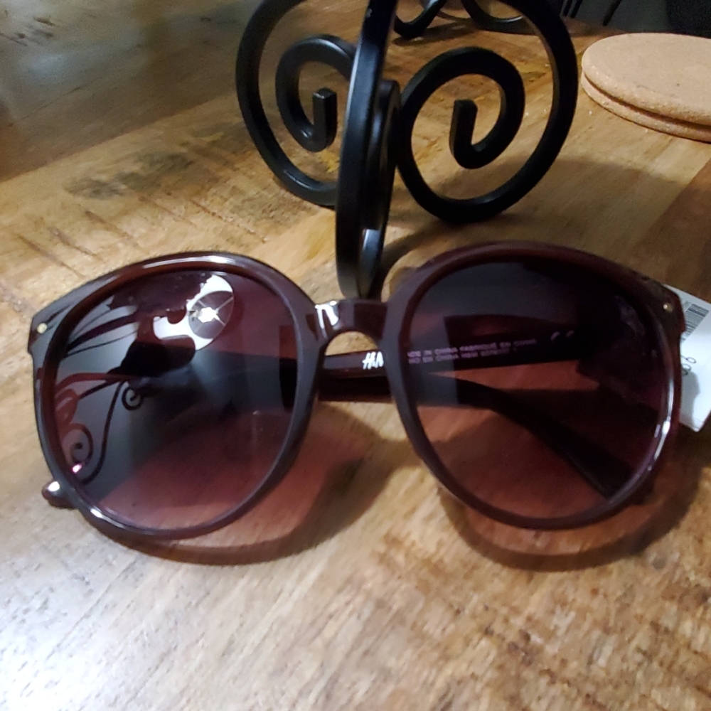 H&M sunglasses, deep burgundy color